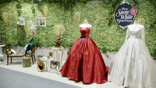 女の子の憧れがいっぱいつまったプリンセスのドレスにキラキラのアクセ Disney Expo Japan 18 ディズニープリンセスのアイテムをご紹介 Cinemagene