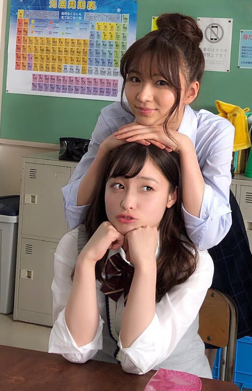 映画 午前０時 キスしに来てよ 岡崎紗絵の出演決定 橋本環奈との制服オフショットも解禁 Cinemagene